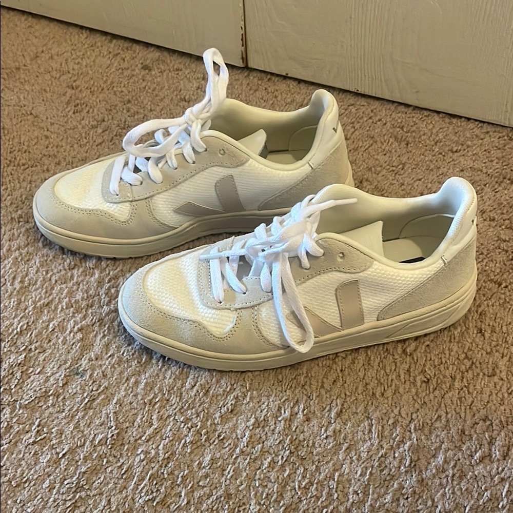 Veja White Sneakers Size 7